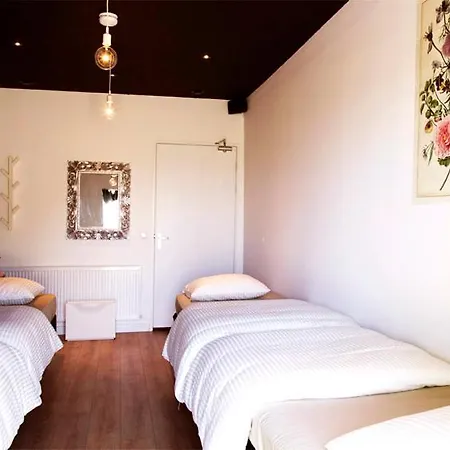 Hostel Su *